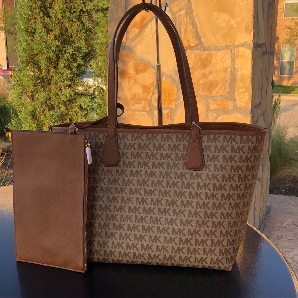 Michael Kors Candy Reversible Tote Bag w/ Pouch - Picture 2 of 6